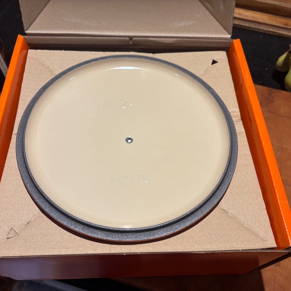 Le Creuset Dutch oven NIB - Picture 4 of 13